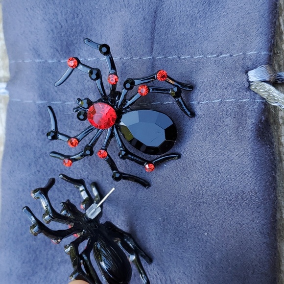 Jeweled Spider Earrings - Picture 3 of 6